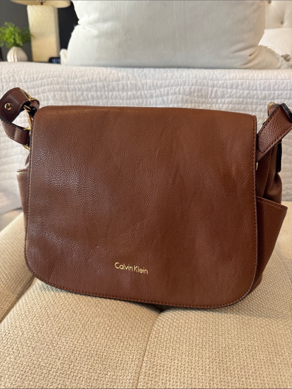 Calvin Klein Chestnut Brown Leather Messenger Bag with Gold Logo